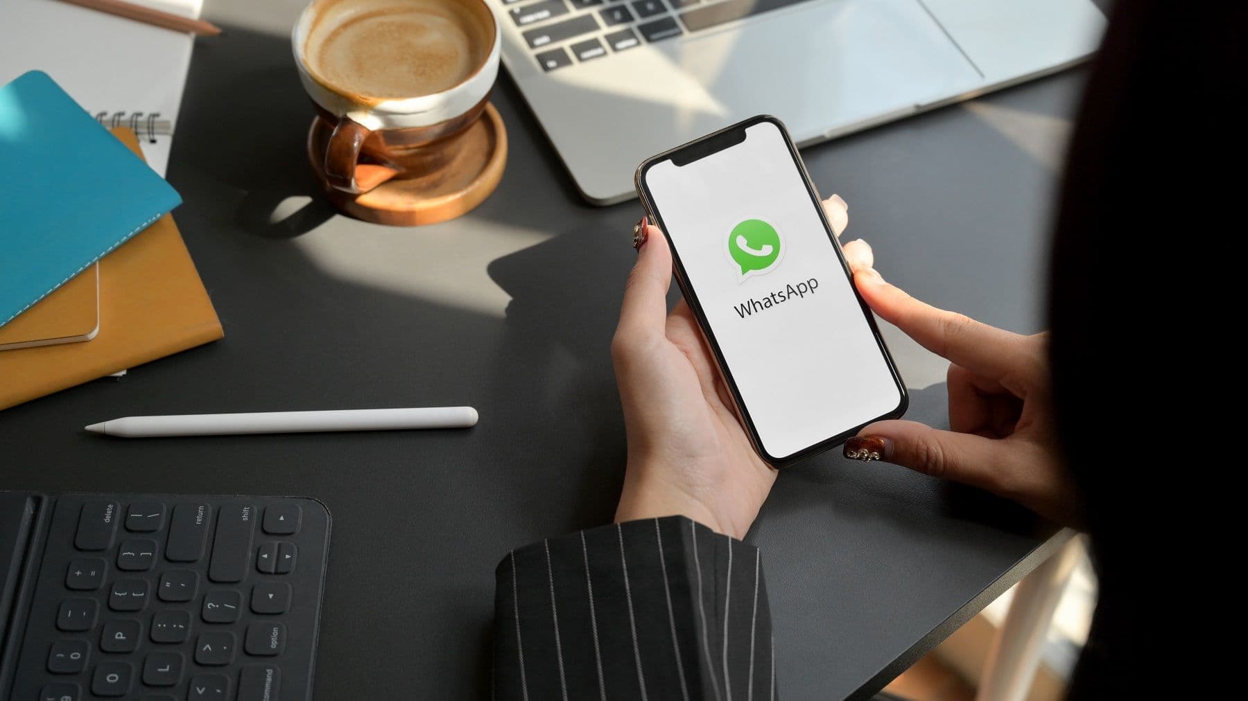 Vendas no WhatsApp dão impulso a farmácias regionais